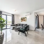 Angelo 2020 With Sauna, Gym, Heated Pool Villa *