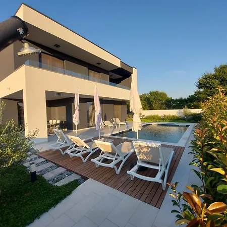 Villa Angelo 2020 With Sauna, Gym, Heated Pool