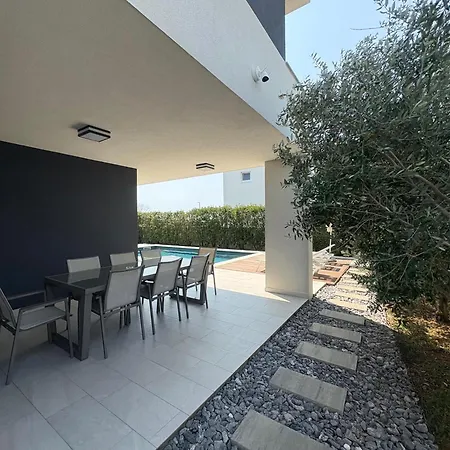 Villa Angelo 2020 With Sauna, Gym, Heated Pool *