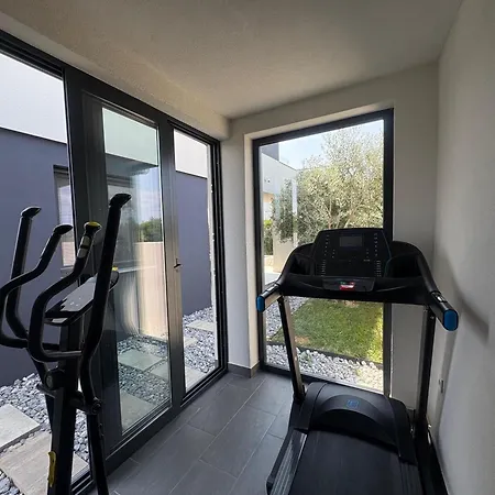 Angelo 2020 With Sauna, Gym, Heated Pool * プリヴラカ