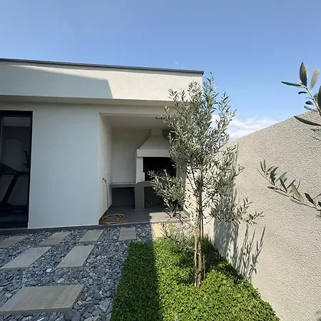 Angelo 2020 With Sauna, Gym, Heated Pool *
