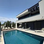 Angelo 2020 With Sauna, Gym, Heated Pool Villa *
