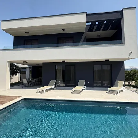 Angelo 2020 With Sauna, Gym, Heated Pool Villa *